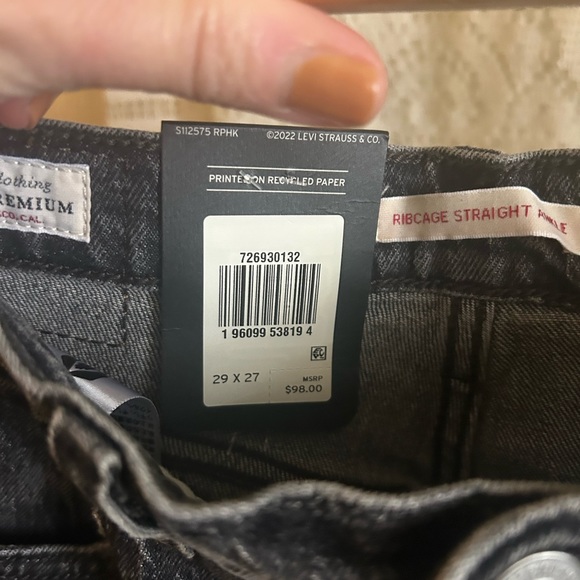 Levi’s Ribcage Straight Ankle Size 28W x 27L - Picture 7 of 11